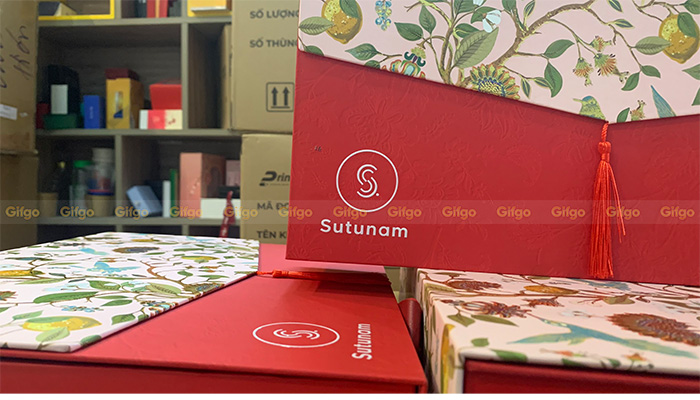 Sutunam và Gifgo: Tết ấm áp và yêu thương với set quà tri ân sang trọng Sutunam và Gifgo: Tết ấm áp và yêu thương với set quà tri ân sang trọng